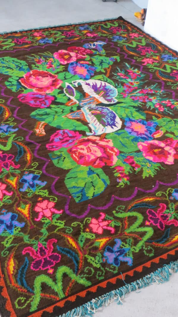 kilim salon tapis moldave fleurs