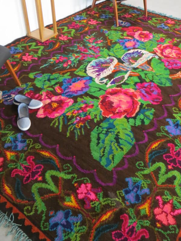 kilim salon kilim moldave aux roses