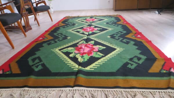 tapis moldave vintage